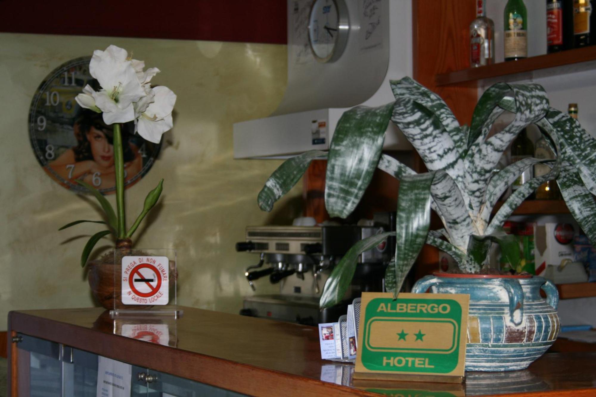 Hotel Maria Luisago Kültér fotó